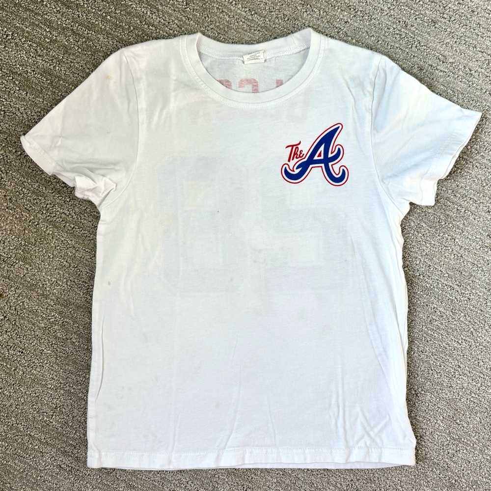 Atlanta Braves Baseball Matt Olson 28 T-shirt sz youth medium 8
